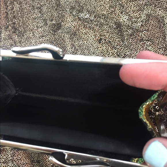 Satin clutch - Picture 3 of 3